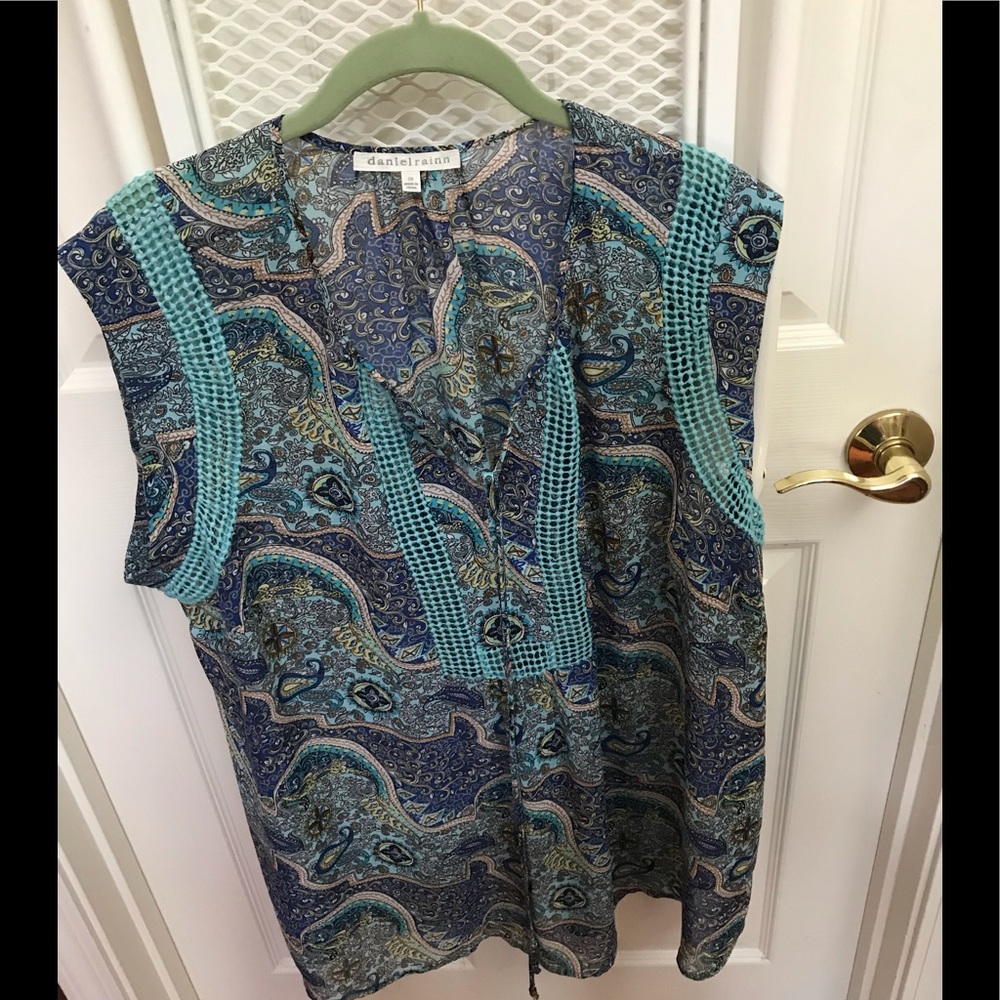 Daniel Rainn, woman’s plus size flowy tunic top